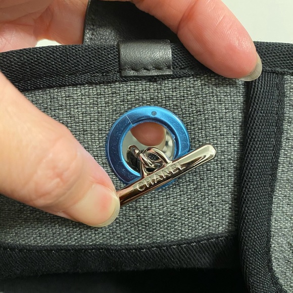 Authentic Chanel Deauville big tote - Picture 7 of 16